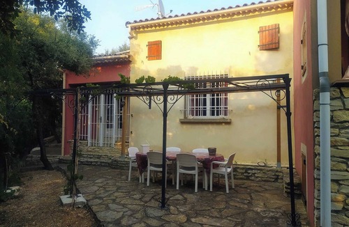 Dions Cottage | Charming cottage in the preserved environment with trees