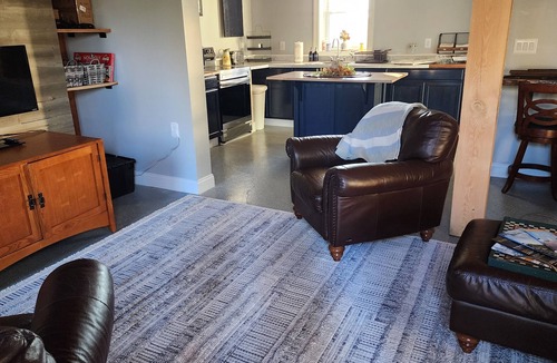 Williamson Cottage | Charming cottage in amazing Williamson with WiFi, AC