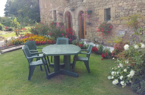 Tredias Cottage | charming cottage in very old manor house from 1520, with WIFI