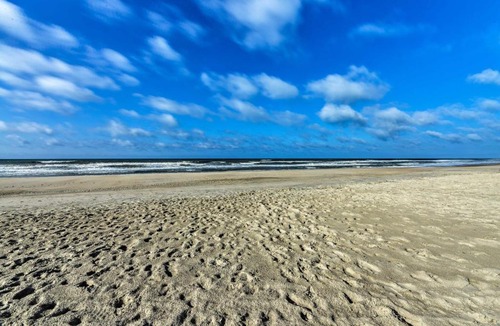 Atlantic Beach House | Charming Cottage Less Than half Mile to Atlantic Beach!