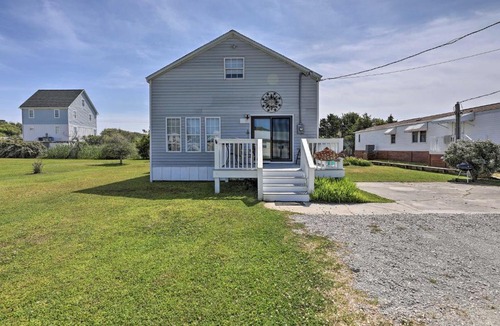 Atlantic Beach House | Charming Cottage Less Than half Mile to Atlantic Beach!