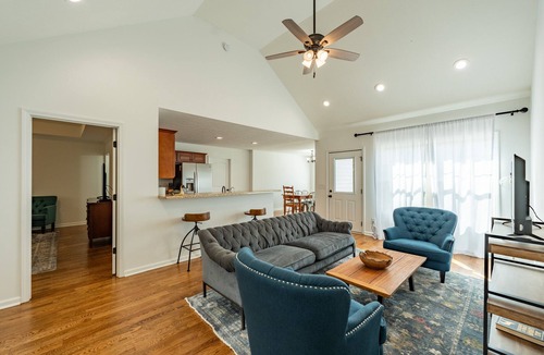 Culleoka Cottage | Charming Cottage located 15 minutes from Columbia, TN