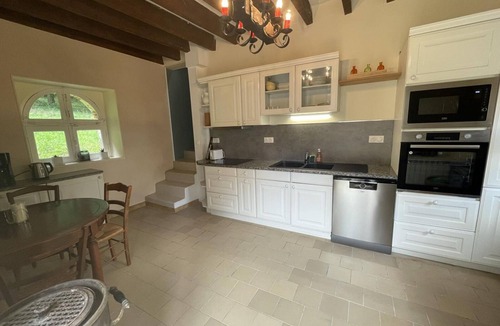 Reugny Cottage | Charming cottage near Amboise with large garden and Wi-Fi