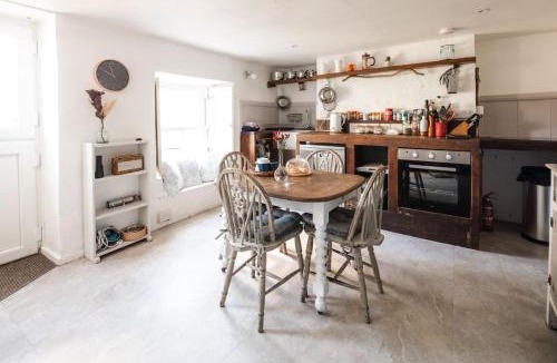 Illogan House | Charming Cottage near Beach!