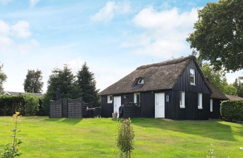 Ertebølle House | Charming cottage near forest in Farsø