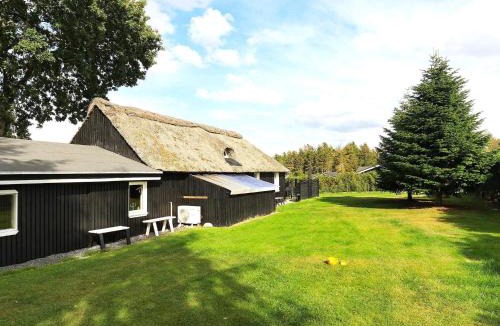 Ertebølle House | Charming cottage near forest in Farsø