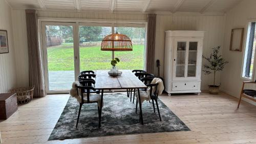 Rageleje House | Charming Cottage Near Heatherhill With Jacuzzi