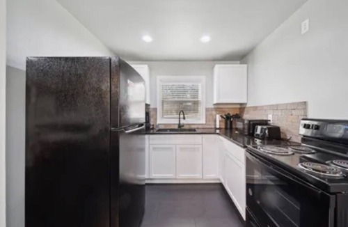 Paradise Hill Cottage | Charming cottage near Paradise Hill, Strayhorn Marina and Illinois River