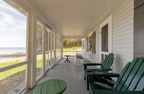 Clayton Cottage | Charming Cottage On Banks Of St. Lawrence River