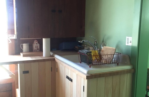 Islesboro House | Charming Cottage on Island Bluff & Beach