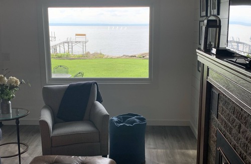Neenah Cottage | Charming cottage on Lake Winnebago