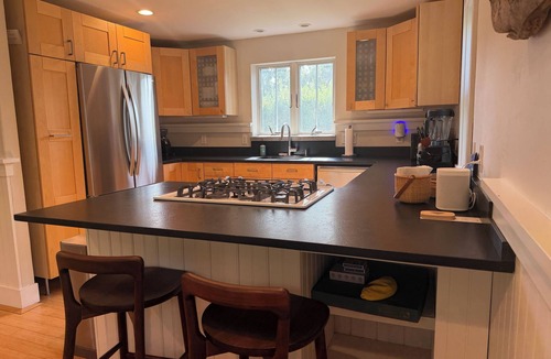 Monomoy House | Charming cottage on Polpis Bike Path