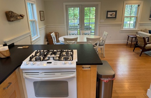 Monomoy House | Charming cottage on Polpis Bike Path