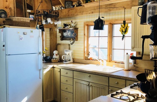 Climax Cottage | Charming cottage on quiet lake