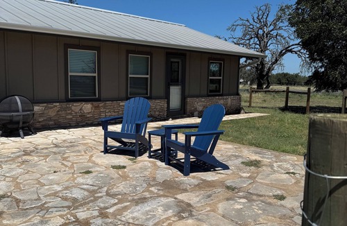 Harper Cottage | Charming cottage on ranch in Harper