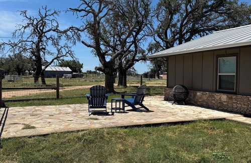 Harper Cottage | Charming cottage on ranch in Harper