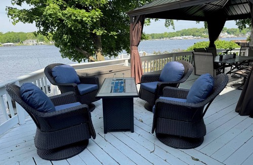 Monticello House | Charming Cottage on Lake Shafer-optional Pontoon! Screened gazebo and swim deck!