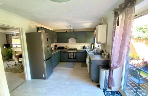 Maidstone Cottage | Charming Cottage Overlooking River & Nr Town/FREE Parking