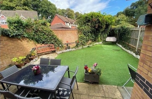 Maidstone Cottage | Charming Cottage Overlooking River & Nr Town/FREE Parking