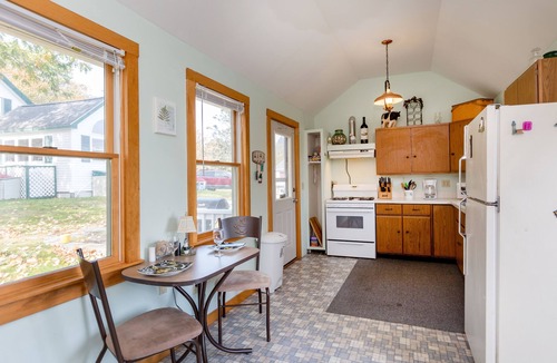 Five Islands House | Charming cottage overlooking picturesque Five Islands Harbor in Georgetown, ME
