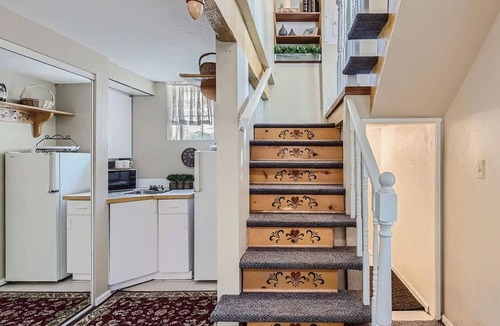 Ken Caryl Cottage | Charming Cottage, Pet-Free, AC, King Bed, Near Red Rocks, Licensed!