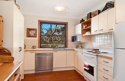 Hardys Bay House | Charming Cottage Retreat by HolidayCo.