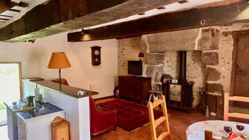 Courcite House | Charming Cottage Retreat with garden