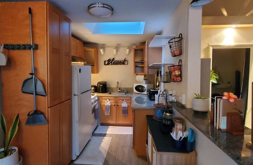 Arden Park Vista Cottage | Charming cottage - Sacramento Oasis