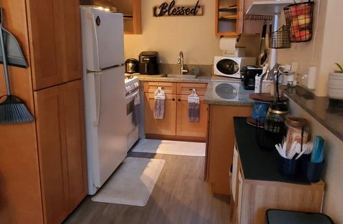 Arden Park Vista Cottage | Charming cottage - Sacramento Oasis