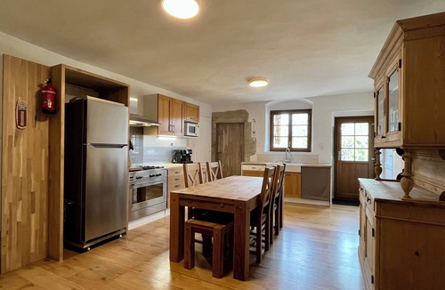 Le Frasnois House | Charming cottage, sleeps 8/10