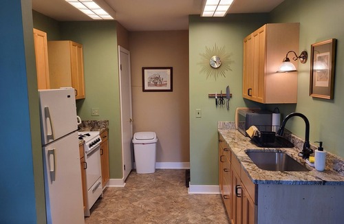 Jarrettsville Apartment | Charming Cottage Farm Loft