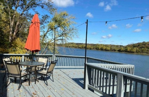 Tebbetts House | Charming Cottage on Osage River in Jefferson City