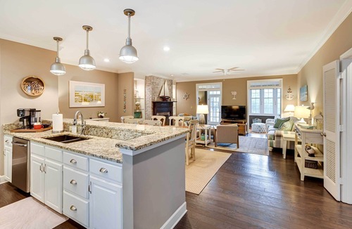 Murrells Inlet Cottage | Charming Cottage Near Golf Courses & Marsh Walk!