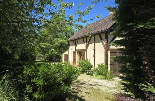 Berbiguieres Cottage | Charming Cottage with Pool and Private Parking in Périgord Noir