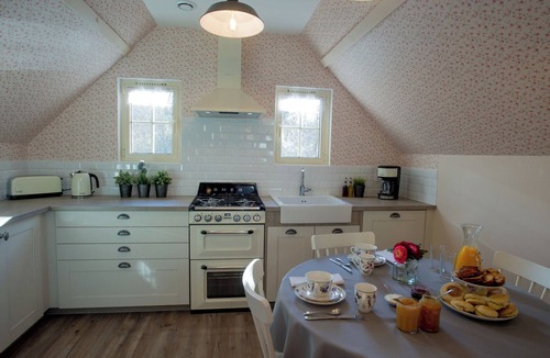 Lagarde House | Charming cottage with garden by the river.