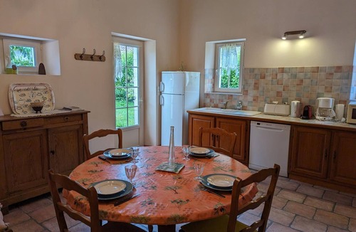 Saint-Romain Cottage | Charming Cottage with WiFi and Pets Allowed