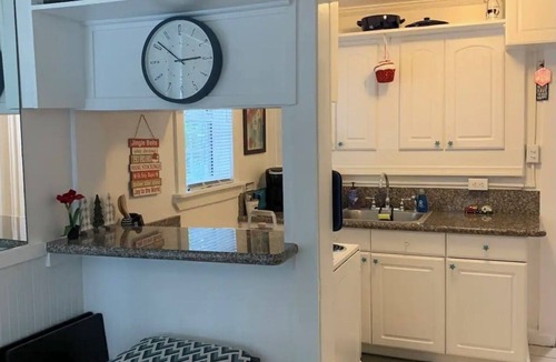 St. Augustine Cottage | Charming cottage with AC in St. Augustine - 3 bedrooms available
