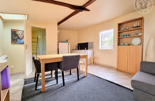 Mareil-Marly Apartment | Charming cottage with WIFI near Paris