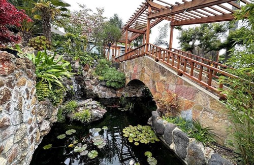 San Leandro Cottage | Charming cottage with Koi Pond