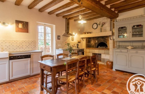 La Menitre Cottage | Charming Cottage with Heated Pool, Near Loire River, 2BR, Wi-Fi, Parking