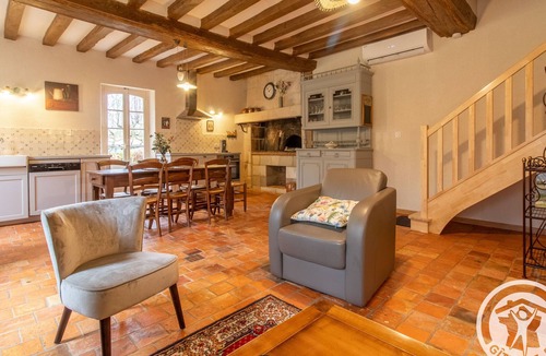 La Menitre Cottage | Charming Cottage with Heated Pool, Near Loire River, 2BR, Wi-Fi, Parking