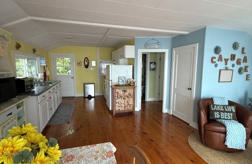 Interlaken Cottage | Charming Cottage with great views on Cayuga Lake in Sheldrake