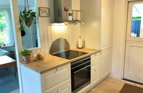 Øer Strand House | Charming cottage with a wonderful orangery