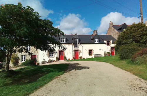 Beganne Cottage | Charming cottage with enclosed garden in peaceful countryside. Pet welcome.