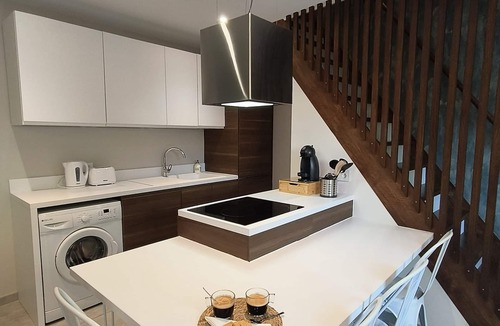 Flace House | Charming cottage with exterior and parking