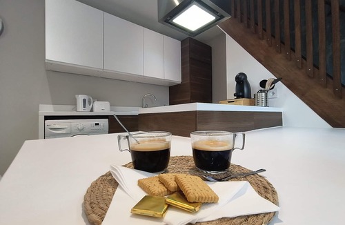 Flace House | Charming cottage with exterior and parking