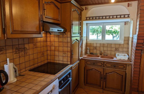 Barret Cottage | Charming cottage with private garden and pets allowed