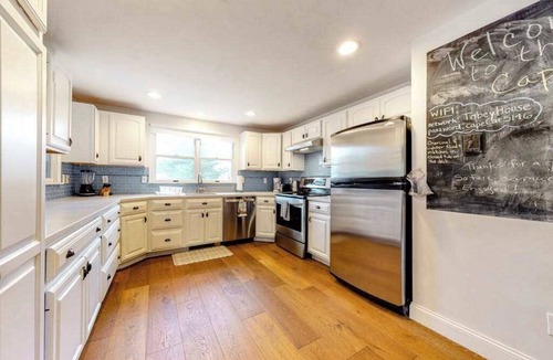 Falmouth Heights House | Charming cottage with deck, yard, & AC - walk to beach, Main Street, & ferry