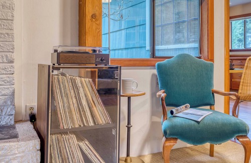 Neahkahnie Beach House | Charming Cottage with Hot Tub and Barbecue