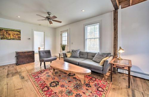 West Hurley House | Charming Cottage with Yard - 2 Mi to Tinker St!